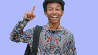 バックパックを背負った若い男性・学生