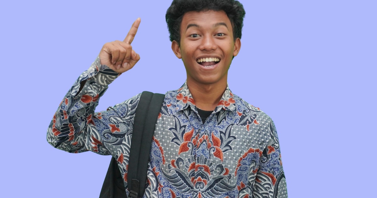 バックパックを背負った若い男性・学生